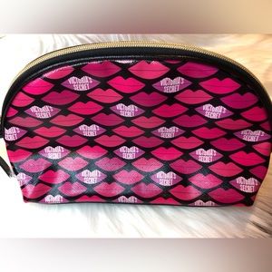NWOT Victoria’s Secret Domed Cosmetic Bag